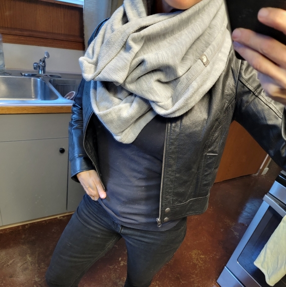 Marmot circle scarf - Picture 3 of 3